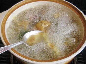 莲藕咸肉草鸡汤怎么做，莲藕咸肉草鸡汤怎么做好吃，莲藕咸肉草鸡汤做法