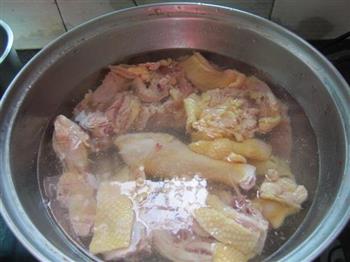 红枣炖鸡汤怎么做，红枣炖鸡汤怎么做好吃，红枣炖鸡汤做法