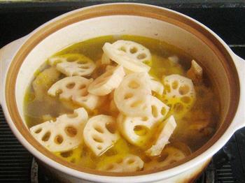 莲藕咸肉草鸡汤怎么做，莲藕咸肉草鸡汤怎么做好吃，莲藕咸肉草鸡汤做法