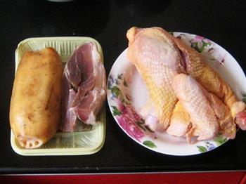 莲藕咸肉草鸡汤怎么做，莲藕咸肉草鸡汤怎么做好吃，莲藕咸肉草鸡汤做法