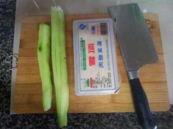 丝瓜蒸豆腐怎么做，丝瓜蒸豆腐怎么做好吃，丝瓜蒸豆腐做法