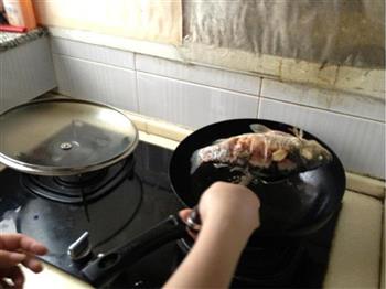 鲫鱼葱花汤怎么做，鲫鱼葱花汤怎么做好吃，鲫鱼葱花汤做法