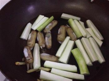 丝瓜蛏子汤怎么做，丝瓜蛏子汤怎么做好吃，丝瓜蛏子汤做法