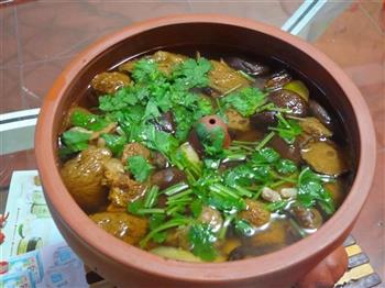 鲜嫩汽锅鸡怎么做，鲜嫩汽锅鸡怎么做好吃，鲜嫩汽锅鸡做法