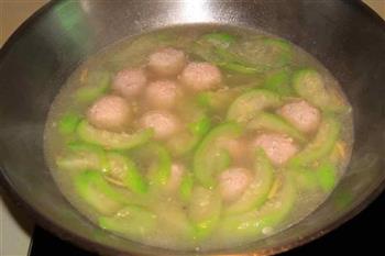 丝瓜肉丸子汤怎么做，丝瓜肉丸子汤怎么做好吃，丝瓜肉丸子汤做法