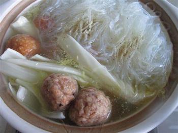 娃娃菜莲藕肉丸汤怎么做，娃娃菜莲藕肉丸汤怎么做好吃，娃娃菜莲藕肉丸汤做法