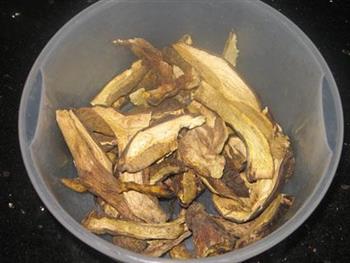 牛肝菌猪骨汤怎么做，牛肝菌猪骨汤怎么做好吃，牛肝菌猪骨汤做法