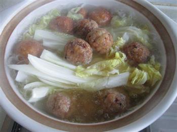 娃娃菜莲藕肉丸汤怎么做，娃娃菜莲藕肉丸汤怎么做好吃，娃娃菜莲藕肉丸汤做法