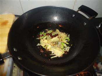 酸辣鱼头汤怎么做，酸辣鱼头汤怎么做好吃，酸辣鱼头汤做法