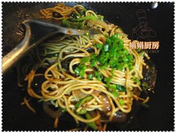家庭版炒面怎么做，家庭版炒面怎么做好吃，家庭版炒面做法