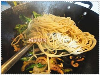 家庭版炒面怎么做，家庭版炒面怎么做好吃，家庭版炒面做法