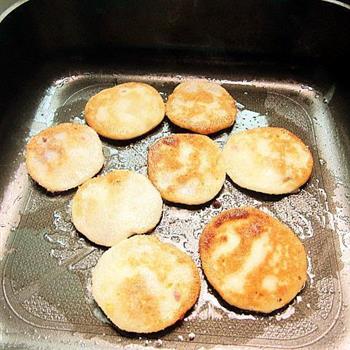 锅贴饼怎么做，锅贴饼怎么做好吃，锅贴饼做法