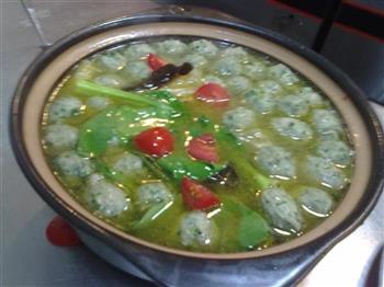 香菜丸子汤怎么做，香菜丸子汤怎么做好吃，香菜丸子汤做法