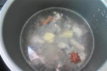 玉米乌鸡汤怎么做，玉米乌鸡汤怎么做好吃，玉米乌鸡汤做法