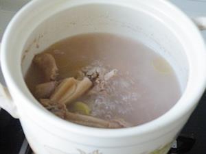 鸭架炆莲藕怎么做，鸭架炆莲藕怎么做好吃，鸭架炆莲藕做法