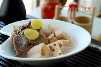 鸭架炆莲藕怎么做，鸭架炆莲藕怎么做好吃，鸭架炆莲藕做法