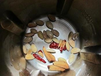 红枣香滑杏仁露怎么做,红枣香滑杏仁露怎么做好吃,红枣香滑杏仁露做法 红枣香滑杏仁露怎么做,红枣香滑杏仁露怎么做好吃,红枣香滑杏仁露做法