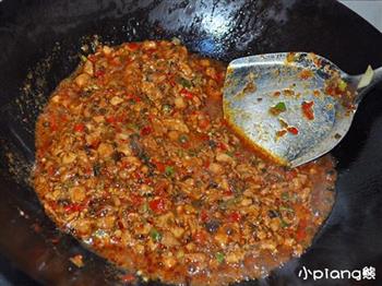 新疆鸡肉拌米粉怎么做，新疆鸡肉拌米粉怎么做好吃，新疆鸡肉拌米粉做法
