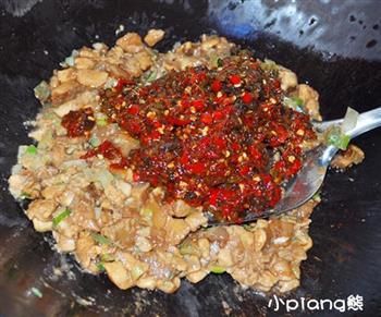 新疆鸡肉拌米粉怎么做，新疆鸡肉拌米粉怎么做好吃，新疆鸡肉拌米粉做法