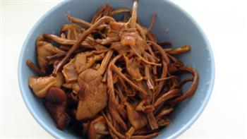 龙骨茶树菇汤怎么做，龙骨茶树菇汤怎么做好吃，龙骨茶树菇汤做法