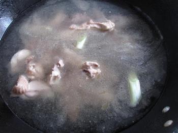松菇鸡汤怎么做，松菇鸡汤怎么做好吃，松菇鸡汤做法