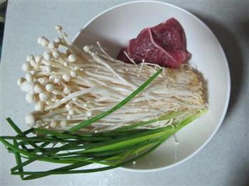 金针菇汤怎么做，金针菇汤怎么做好吃，金针菇汤做法