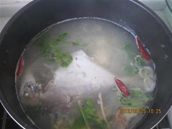 清炖鲳鱼汤怎么做，清炖鲳鱼汤怎么做好吃，清炖鲳鱼汤做法