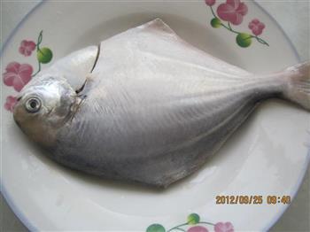 清炖鲳鱼汤怎么做，清炖鲳鱼汤怎么做好吃，清炖鲳鱼汤做法
