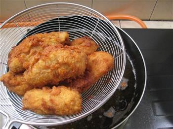 家庭版炸鸡翅怎么做，家庭版炸鸡翅怎么做好吃，家庭版炸鸡翅做法