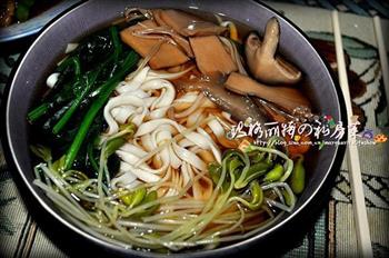 菌汤面怎么做，菌汤面怎么做好吃，菌汤面做法