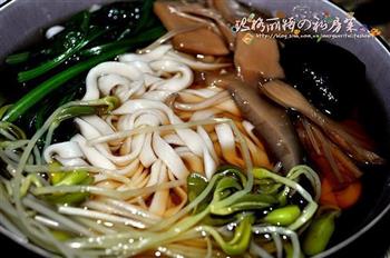 菌汤面怎么做，菌汤面怎么做好吃，菌汤面做法