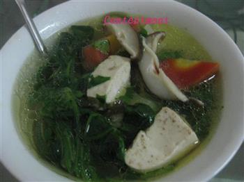 鸡腿菜汤怎么做，鸡腿菜汤怎么做好吃，鸡腿菜汤做法