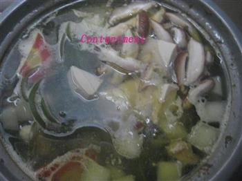 鸡腿菜汤怎么做，鸡腿菜汤怎么做好吃，鸡腿菜汤做法