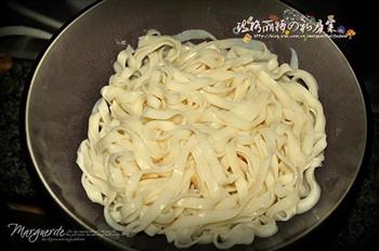 菌汤面怎么做，菌汤面怎么做好吃，菌汤面做法