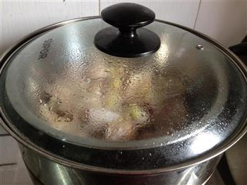 红菇炖鸡怎么做，红菇炖鸡怎么做好吃，红菇炖鸡做法