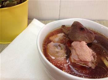 红菇炖鸡怎么做，红菇炖鸡怎么做好吃，红菇炖鸡做法