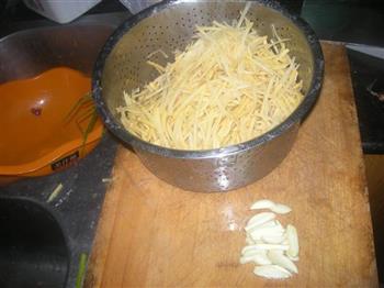 蒜香土豆饼怎么做，蒜香土豆饼怎么做好吃，蒜香土豆饼做法