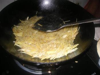 蒜香土豆饼怎么做，蒜香土豆饼怎么做好吃，蒜香土豆饼做法