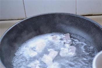 酸辣白肉片怎么做，酸辣白肉片怎么做好吃，酸辣白肉片做法