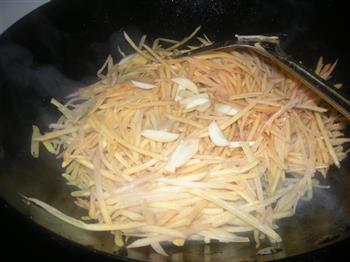 蒜香土豆饼怎么做，蒜香土豆饼怎么做好吃，蒜香土豆饼做法