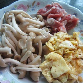 蛋皮姬菇肉片汤怎么做，蛋皮姬菇肉片汤怎么做好吃，蛋皮姬菇肉片汤做法