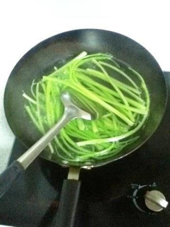 猪肉芹菜春卷怎么做，猪肉芹菜春卷怎么做好吃，猪肉芹菜春卷做法