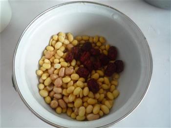 花生黄豆红枣汤怎么做，花生黄豆红枣汤怎么做好吃，花生黄豆红枣汤做法