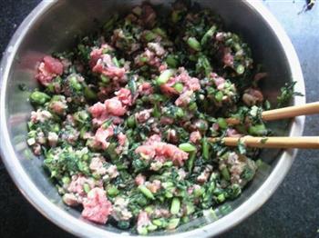 牛肉茼蒿粗粮包怎么做，牛肉茼蒿粗粮包怎么做好吃，牛肉茼蒿粗粮包做法