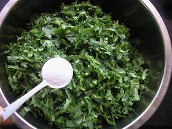 牛肉茼蒿粗粮包怎么做，牛肉茼蒿粗粮包怎么做好吃，牛肉茼蒿粗粮包做法