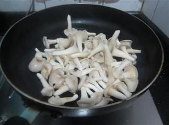 菌菇豌豆海虾汤怎么做，菌菇豌豆海虾汤怎么做好吃，菌菇豌豆海虾汤做法
