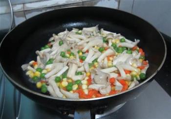 菌菇豌豆海虾汤怎么做，菌菇豌豆海虾汤怎么做好吃，菌菇豌豆海虾汤做法