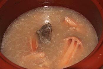 猪骨炖莲藕汤怎么做，猪骨炖莲藕汤怎么做好吃，猪骨炖莲藕汤做法