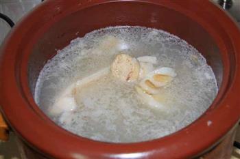 猪骨炖莲藕汤怎么做，猪骨炖莲藕汤怎么做好吃，猪骨炖莲藕汤做法