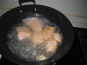 三文鱼骨豆皮汤怎么做，三文鱼骨豆皮汤怎么做好吃，三文鱼骨豆皮汤做法